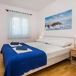Poslon By Interhome