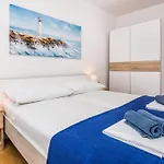 דירה Poslon By Interhome ויר