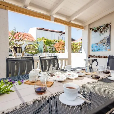 Poslon By Interhome Vir