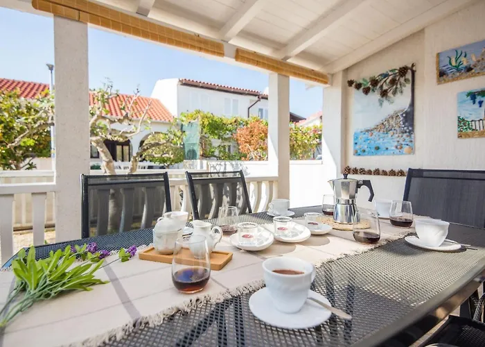 Poslon By Interhome Вир